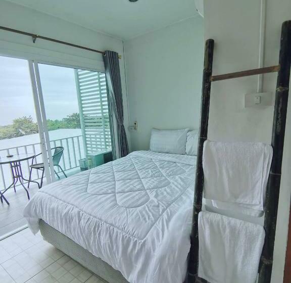 Bed and Breakfast เกาะล้านเม้าท์เทน