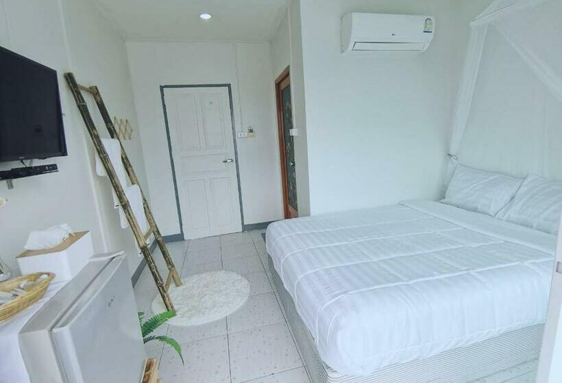 Bed and Breakfast เกาะล้านเม้าท์เทน