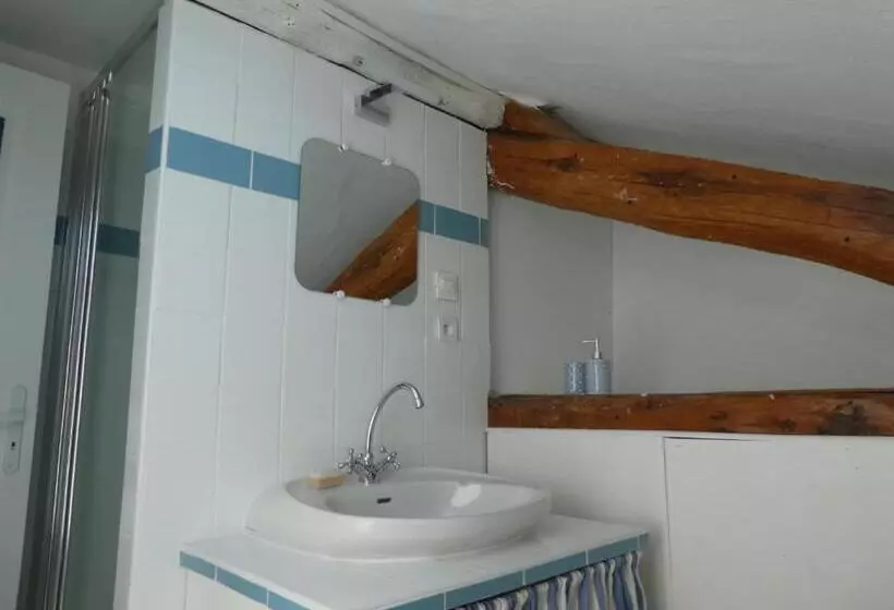 ベッドアンドブレックファースト Les Chambres Du Ladoux