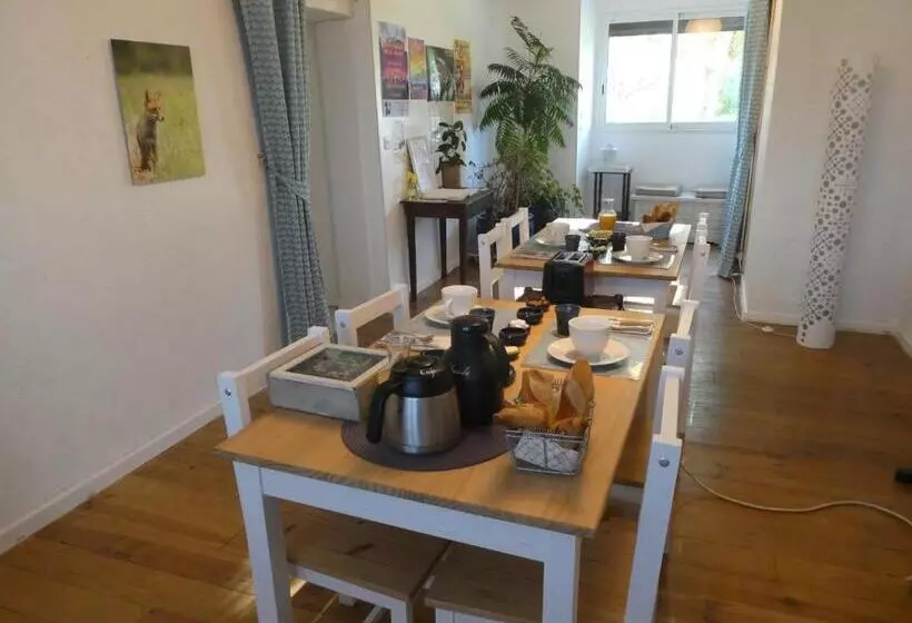 ベッドアンドブレックファースト Les Chambres Du Ladoux