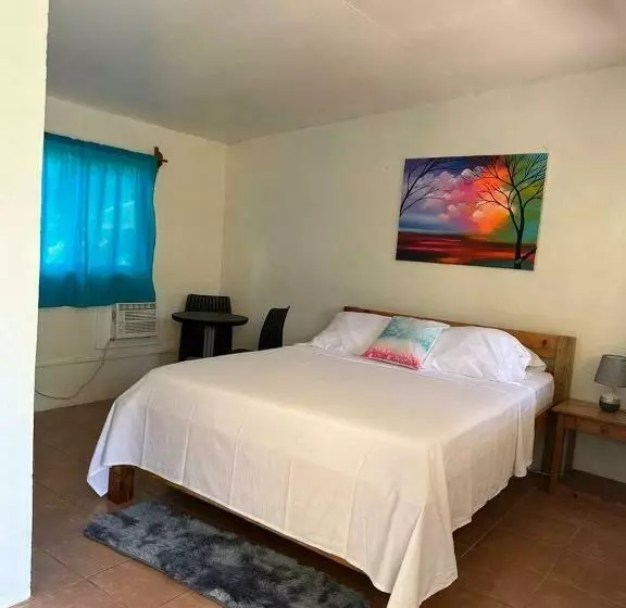 Sunshine Hotel Little Corn Island