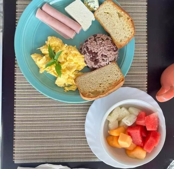 Los Delfines Hotel & Dive Center