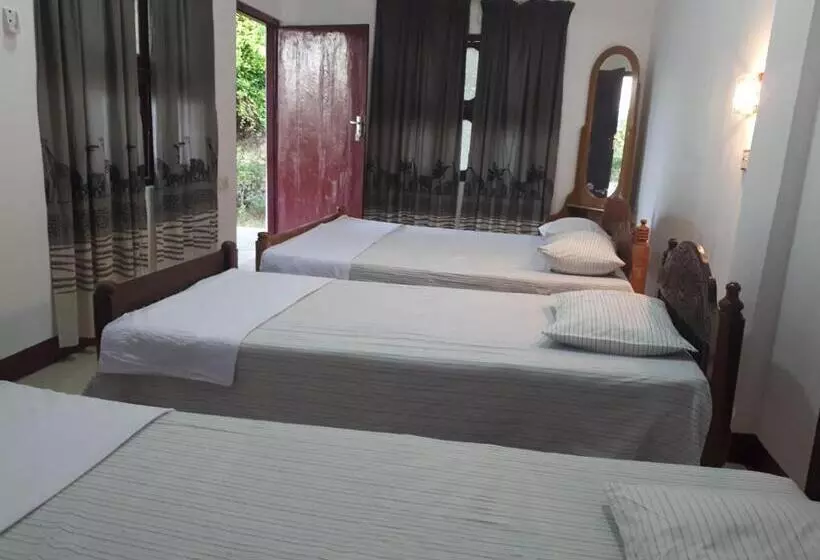 ペンション Ahsram Accommodations