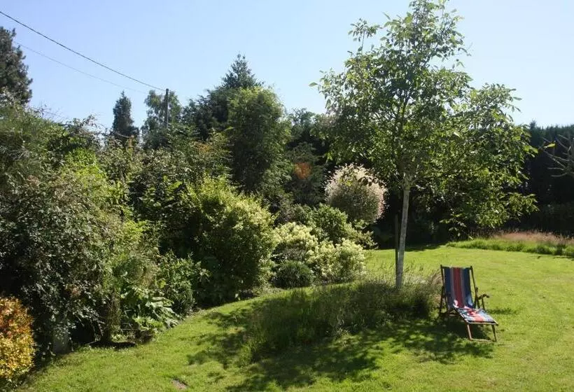 Aamiaismajoitus (B&B) La Main Ouverte