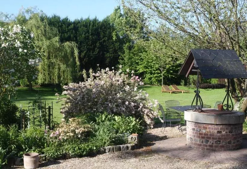 Aamiaismajoitus (B&B) La Main Ouverte