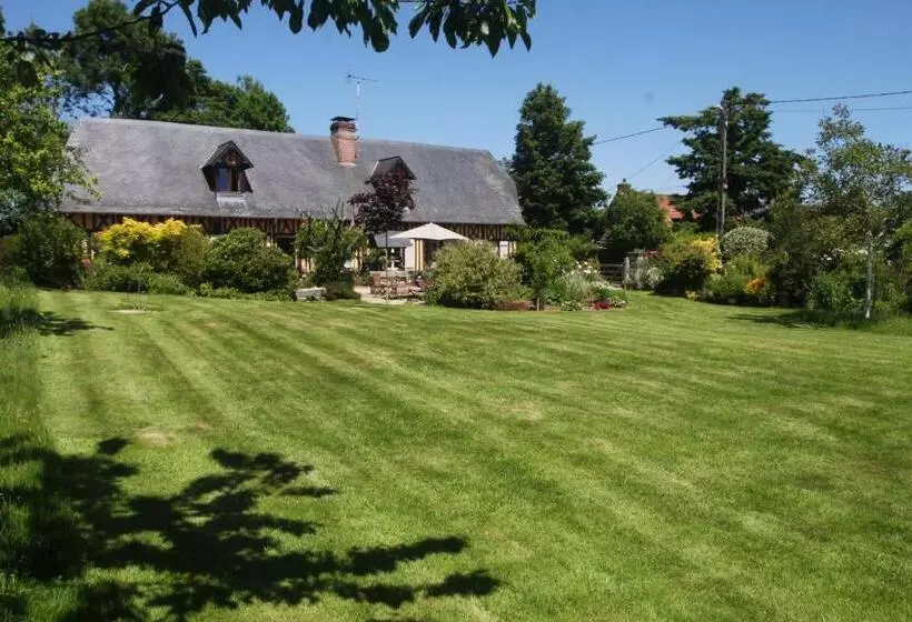 Aamiaismajoitus (B&B) La Main Ouverte