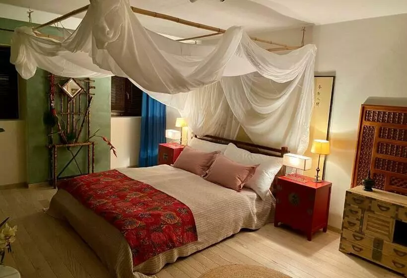 Aamiaismajoitus (B&B) Les 3 Coeurs   Chambres Chez Charmants Habitants