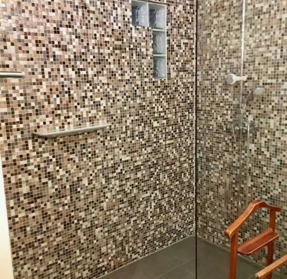 Aamiaismajoitus (B&B) Les 3 Coeurs   Chambres Chez Charmants Habitants