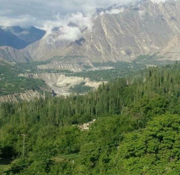 هتل Mezban E Hunza