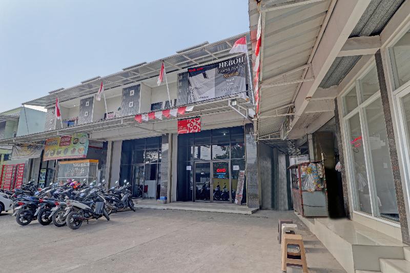 בית מלון כפרי Oyo 90570 Heboh Guest House Syariah