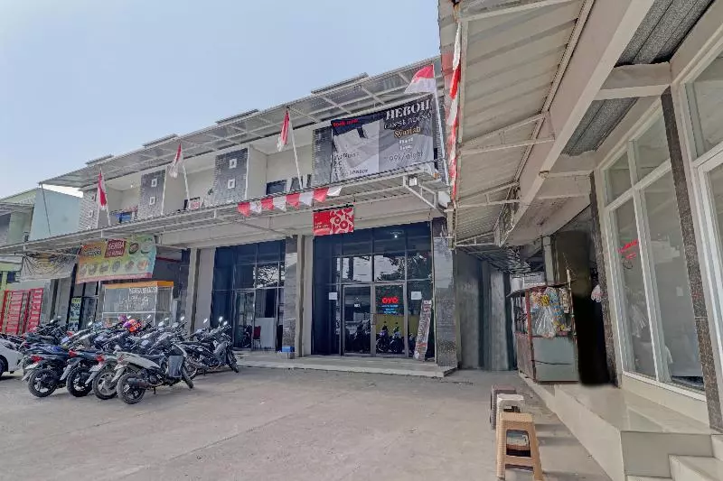 ホテル Oyo 90570 Heboh Guest House Syariah