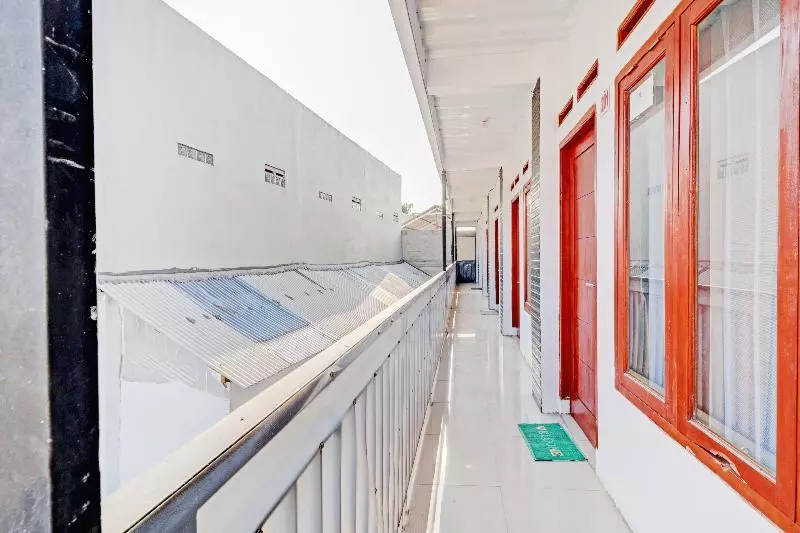 ホテル Oyo 90570 Heboh Guest House Syariah