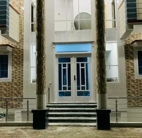 هتل Shah Family Guest House