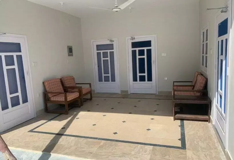 هتل Shah Family Guest House