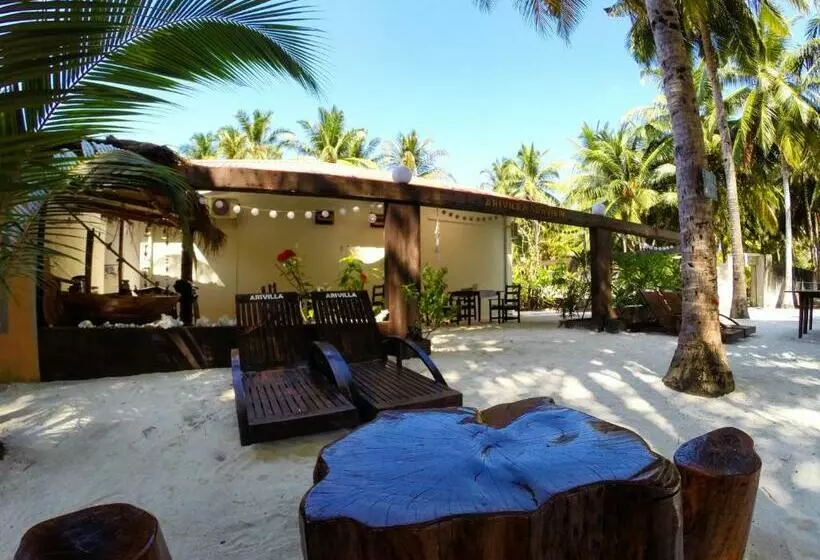 پانسیون Arivilla Beach