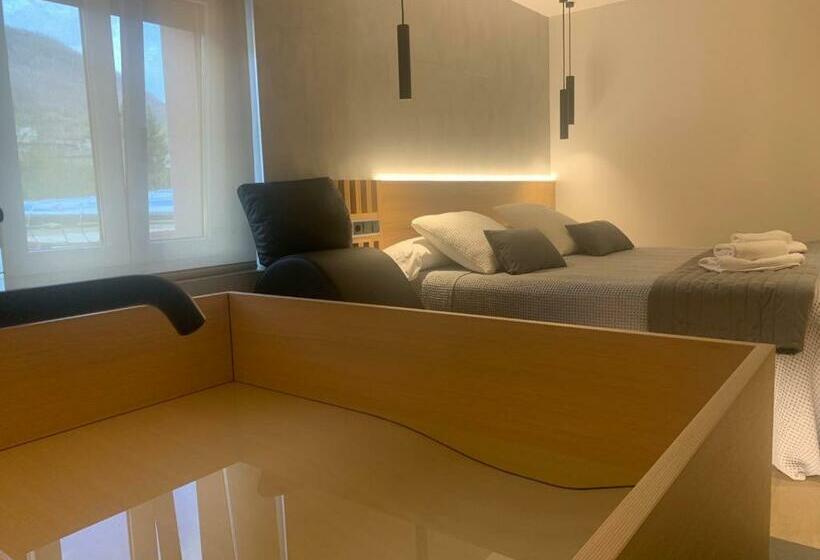 Пансион Hostal Restaurante Ibaisek