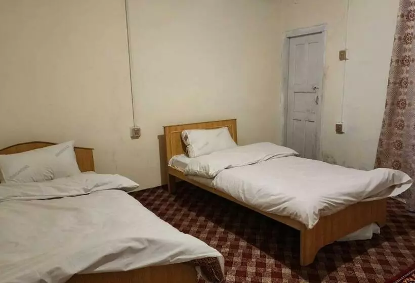 پانسیون Karakorum Family Guest House Hunza