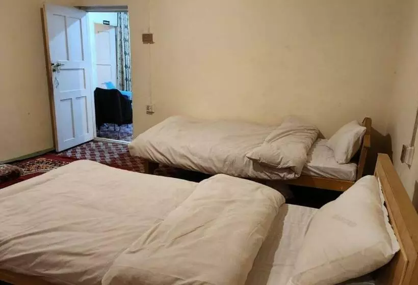 پانسیون Karakorum Family Guest House Hunza