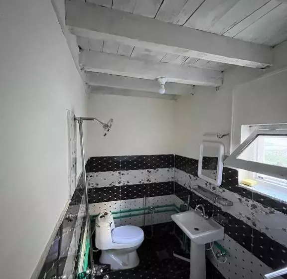 پانسیون Karakorum Family Guest House Hunza