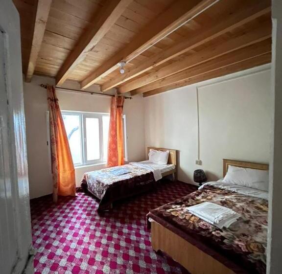 پانسیون Karakorum Family Guest House Hunza
