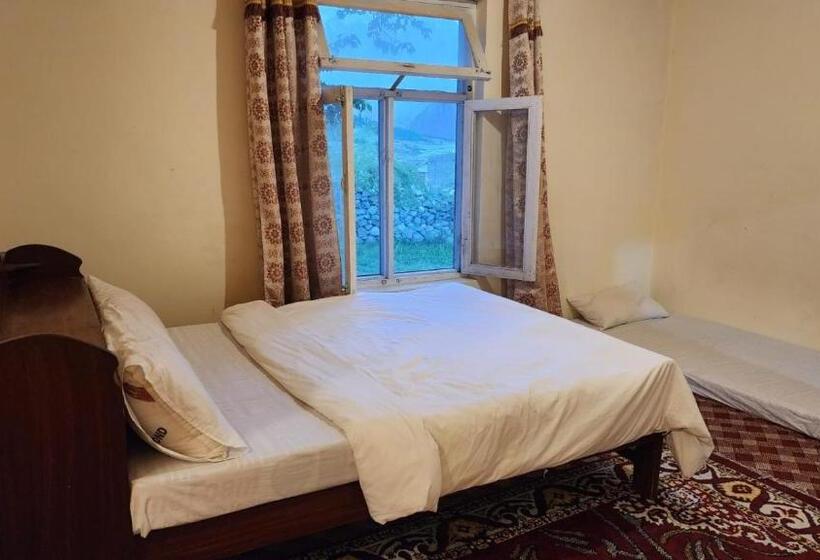 پانسیون Karakorum Family Guest House Hunza