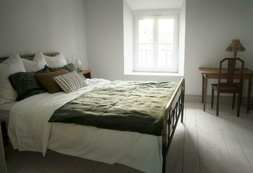 Пансион The Riverhouse, Magical House With Garden By The River Seine