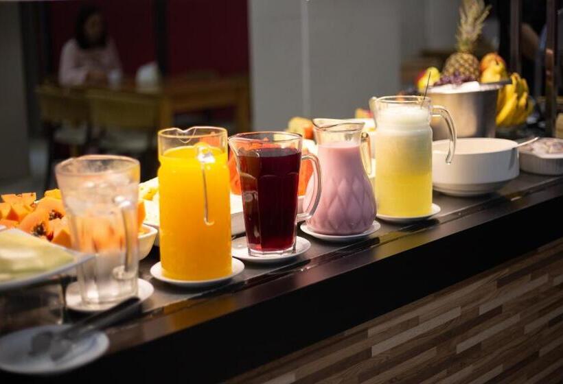 Emirates Hotel & Suites