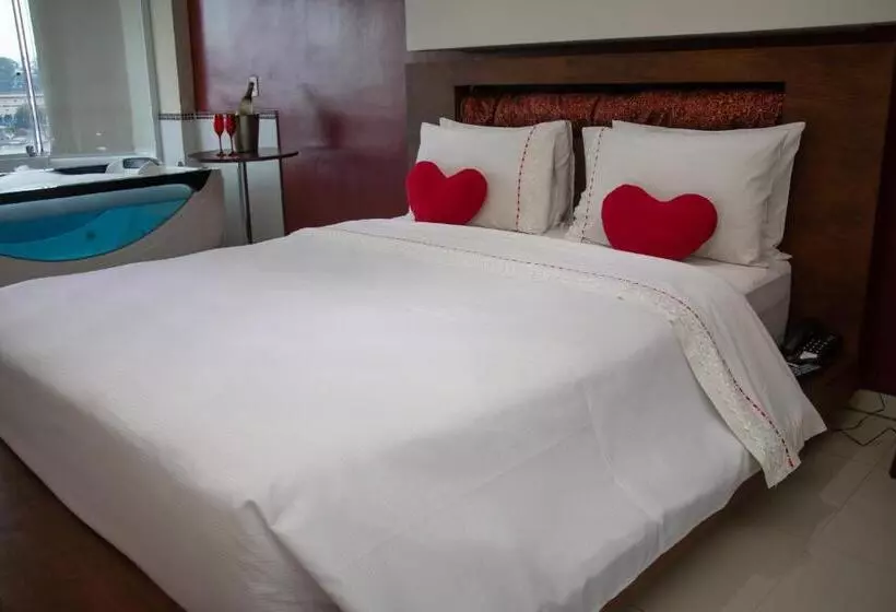 Emirates Hotel & Suites