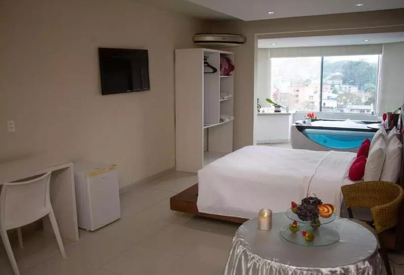 Emirates Hotel & Suites