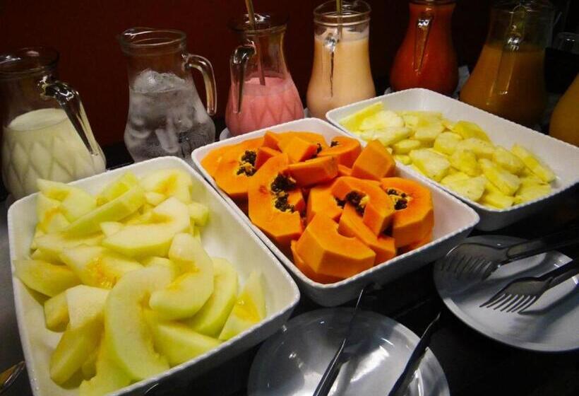 Emirates Hotel & Suites