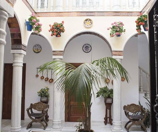 مسافرخانه La Casa De Los Faroles