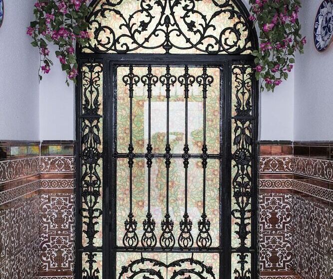 مسافرخانه La Casa De Los Faroles