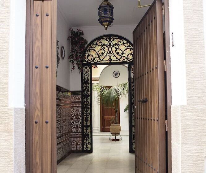 مسافرخانه La Casa De Los Faroles