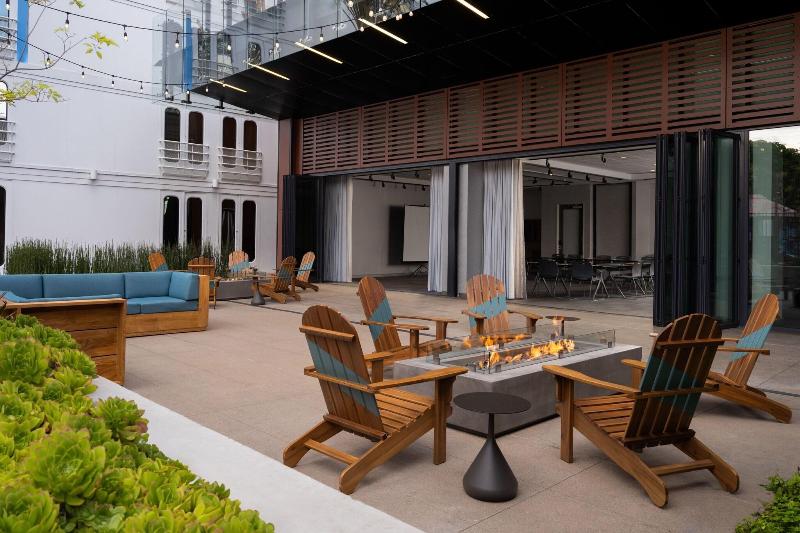 ホテル Aloft El Segundo  Los Angeles Airport