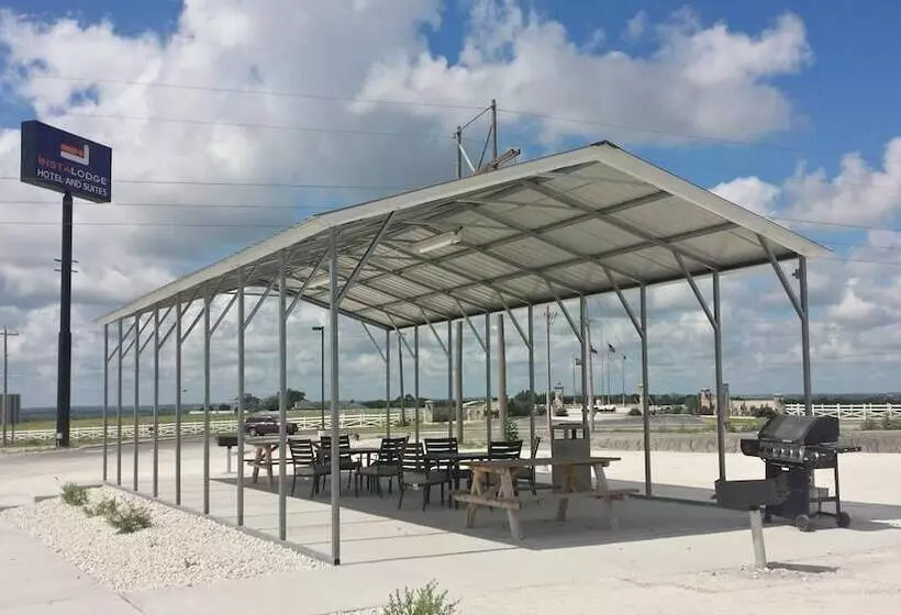 Instalodge Hotel And Suites Karnes City