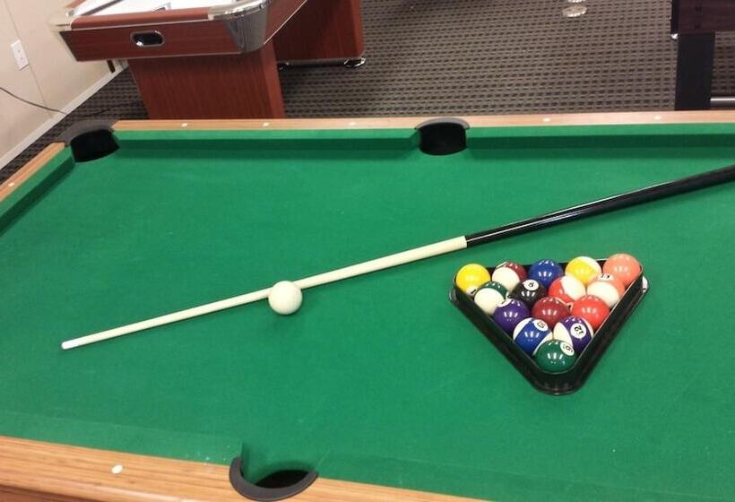 Instalodge Hotel And Suites Karnes City