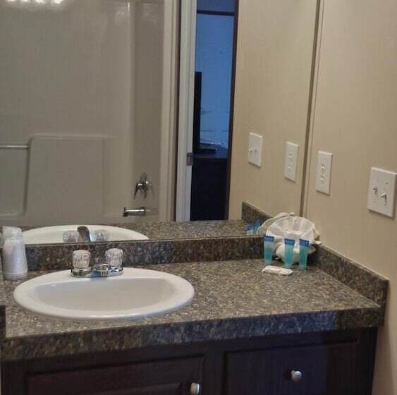 Instalodge Hotel And Suites Karnes City