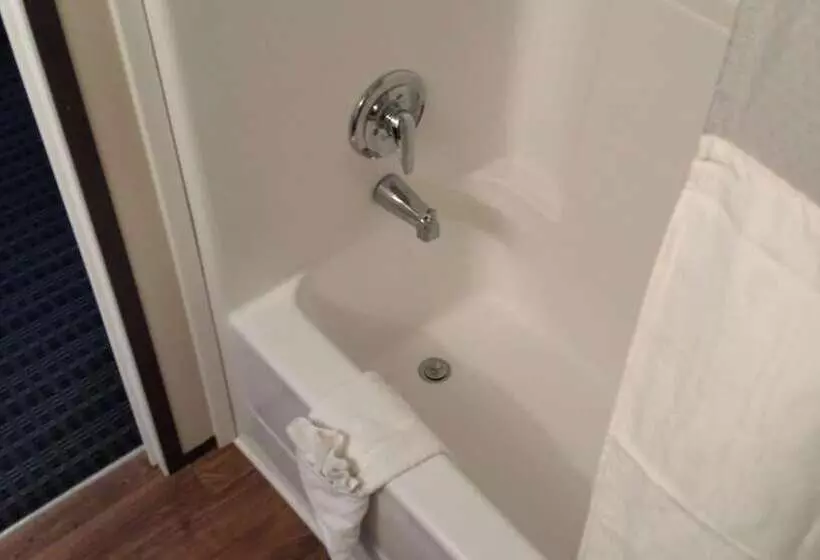 Instalodge Hotel And Suites Karnes City