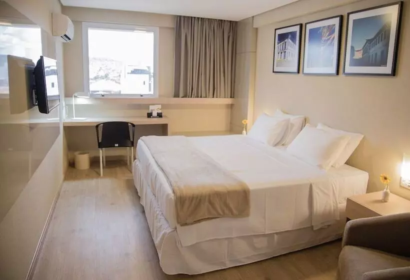 Hotel Intercity Montes Claros