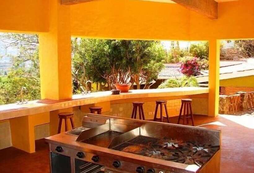 בית מלון כפרי La Villa Bonita Culinary Vacation