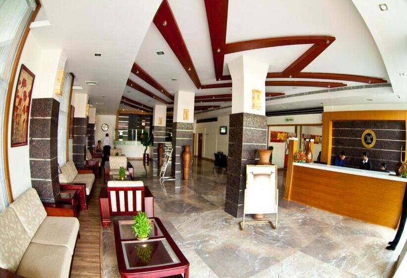 בית מלון כפרי Paramount Tower