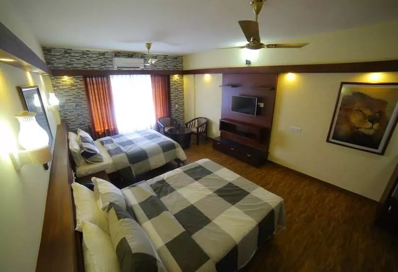 هتل Plaza Suites