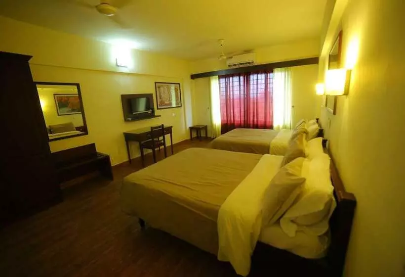 هتل Plaza Suites