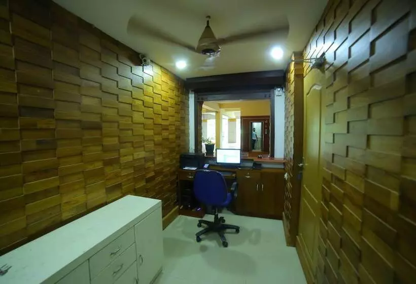 هتل Plaza Suites