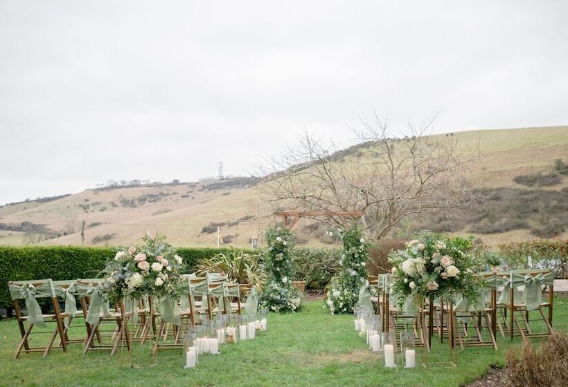 فندق Tottington Manor