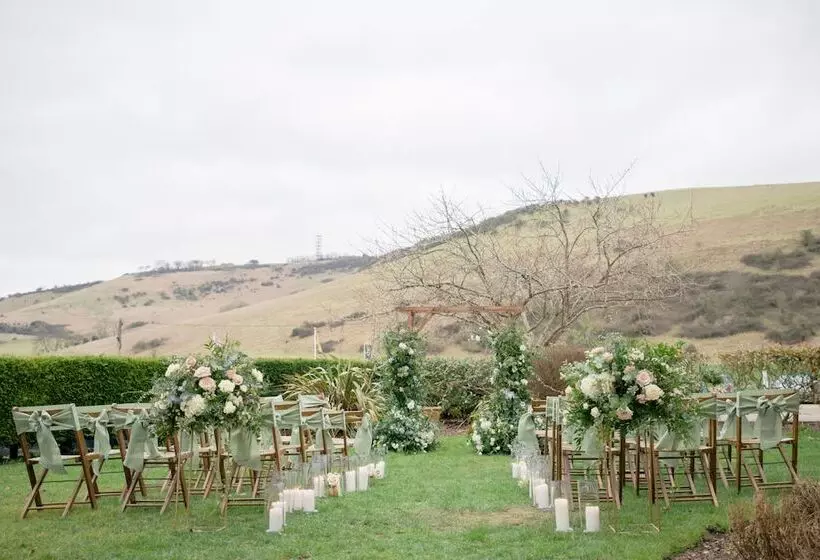 فندق Tottington Manor