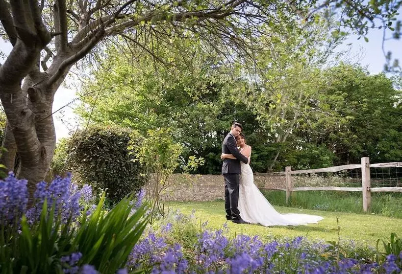 فندق Tottington Manor