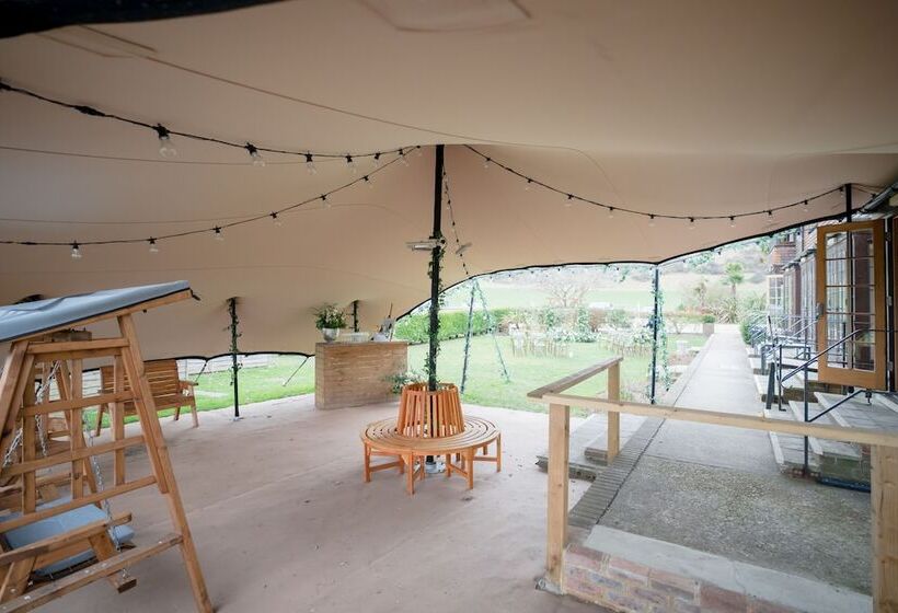 فندق Tottington Manor