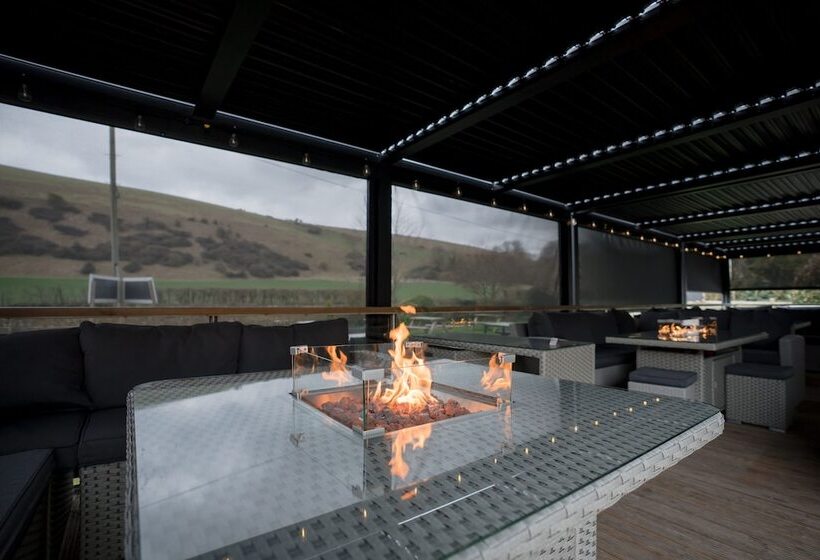 فندق Tottington Manor