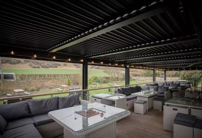 فندق Tottington Manor